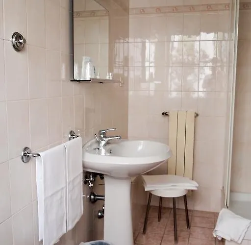 Casa Per Ferie Ravasco San Pietro Affittacamere 3*